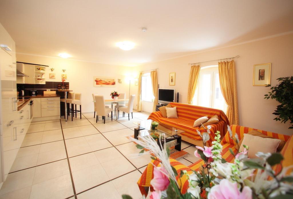 Holiday Home Villa Bella Vrsar Rum bild